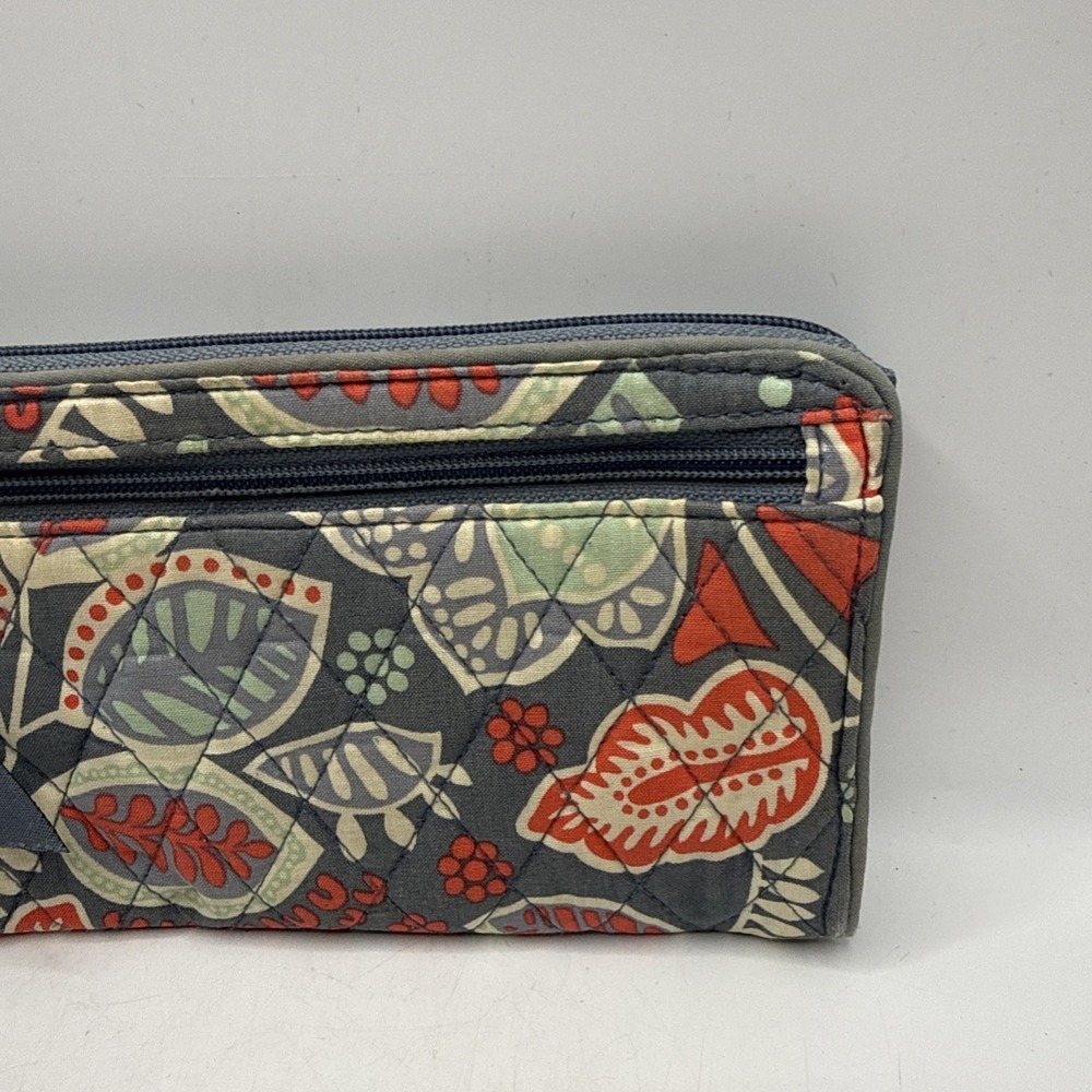 Vera Bradley Women's Floral Zip Wristlet - NOMADIC Accordian Wallet - Picture 5 of 14